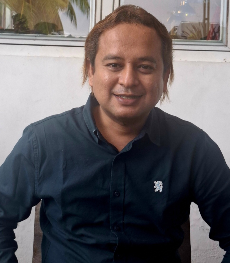 Anggota Komisi IV DPRD NTB Abdul Rahim mendesak Dinas PUPR NTB untuk segera melanjutkan perbaikan jalan provinsi Praya-Keruak.