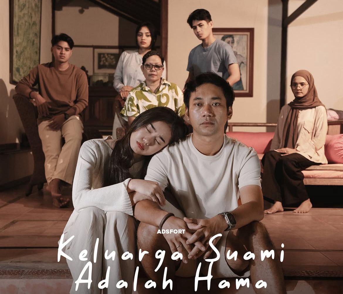 Film Keluarga Suami adalah Hama