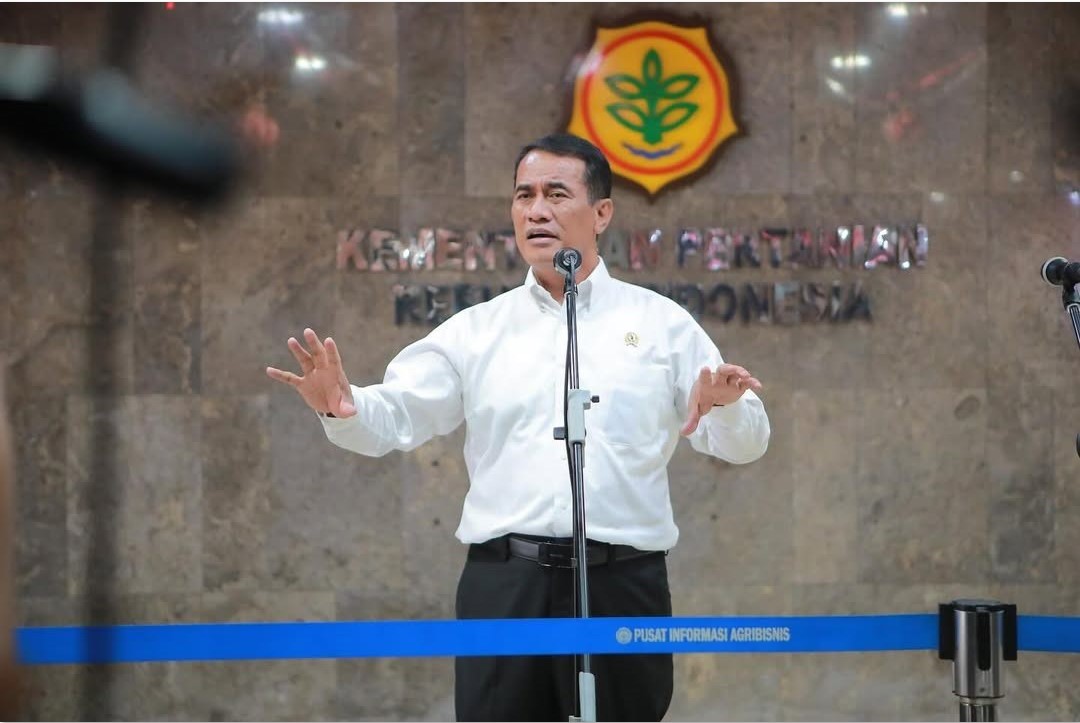Menteri Pertanian Andi Amran Sulaiman mengatakan, musim panen kedua bulan depan akan semakin memperkuat pasokan beras. Jadi, bisa dipastikan masyarakat tidak perlu khawatir terkait pasokan bahan pokok