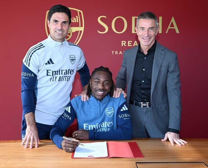 Eberechi Eze, gelandang serang andalan Arsenal, akhirnya buka suara soal momen spesial yang ia rasakan setelah resmi bergabung.