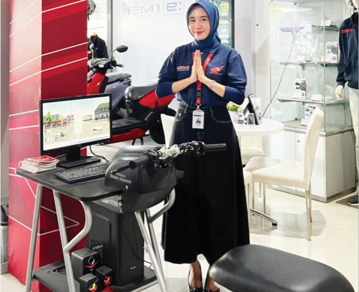 SIMULATOR : Honda Riding Trainer (HRT) merupakan alat simulator berkendara yang telah disesuaikan dengan kondisi lalu lintas dan regulasi di Indonesia. HRT dirancang untuk untuk meningkatkan kemampuan