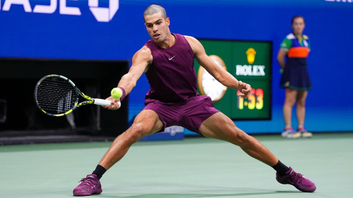 Carlos Alcaraz awali US Open 2025 dengan kemenangan atas Reilly Opelka. Unggulan kedua itu tampil memukau di Flushing Meadows.