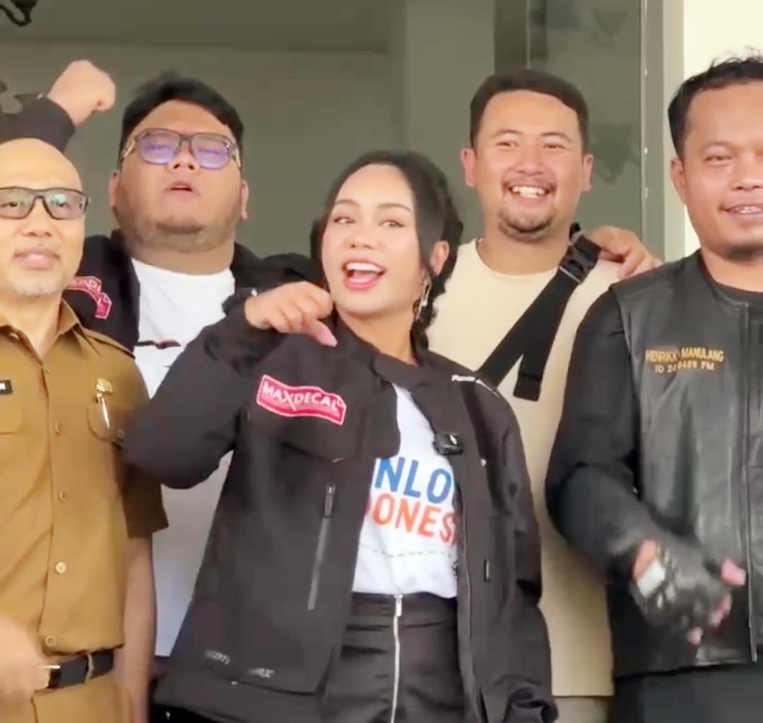 Touring yang berlangsung selama beberapa hari ini menyatukan dua elemen besar, yakni dunia otomotif dan pariwisata kreatif.