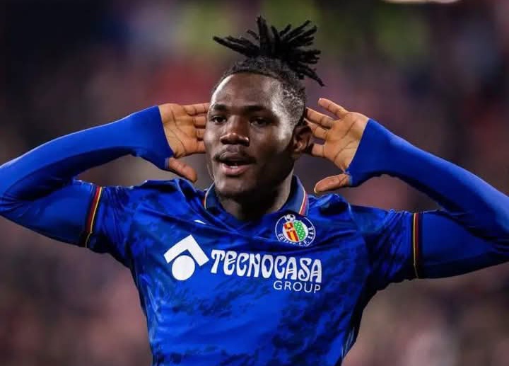 Christantus Uche, gelandang tengah yang masuk radar AC Milan.