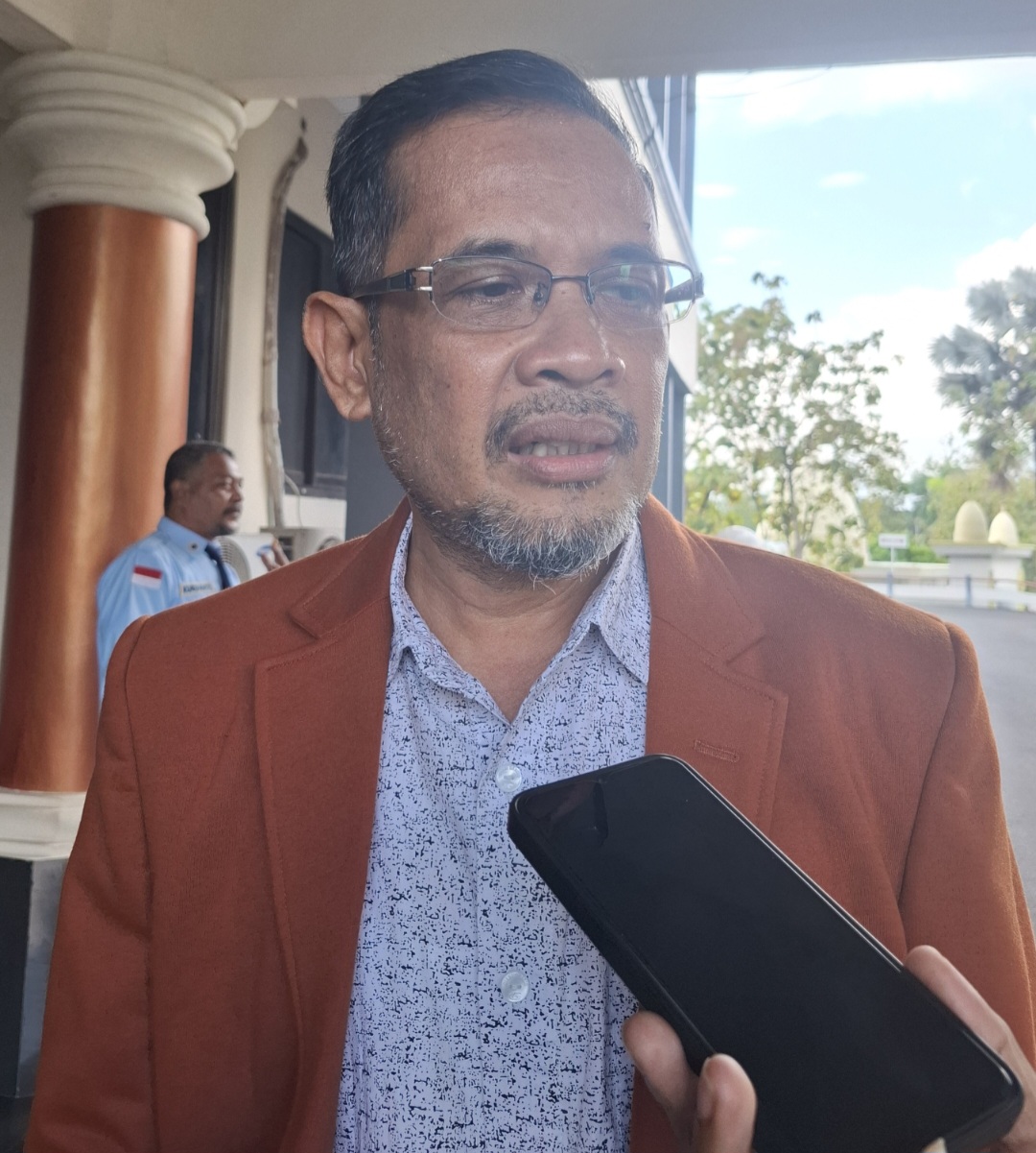 Wakil Ketua DPRD NTB Yek Agil mendorong putra daerah tetap diutamakan dalam seleksi terbuka 6 kepala OPD di lingkungan Pemprov NTB.