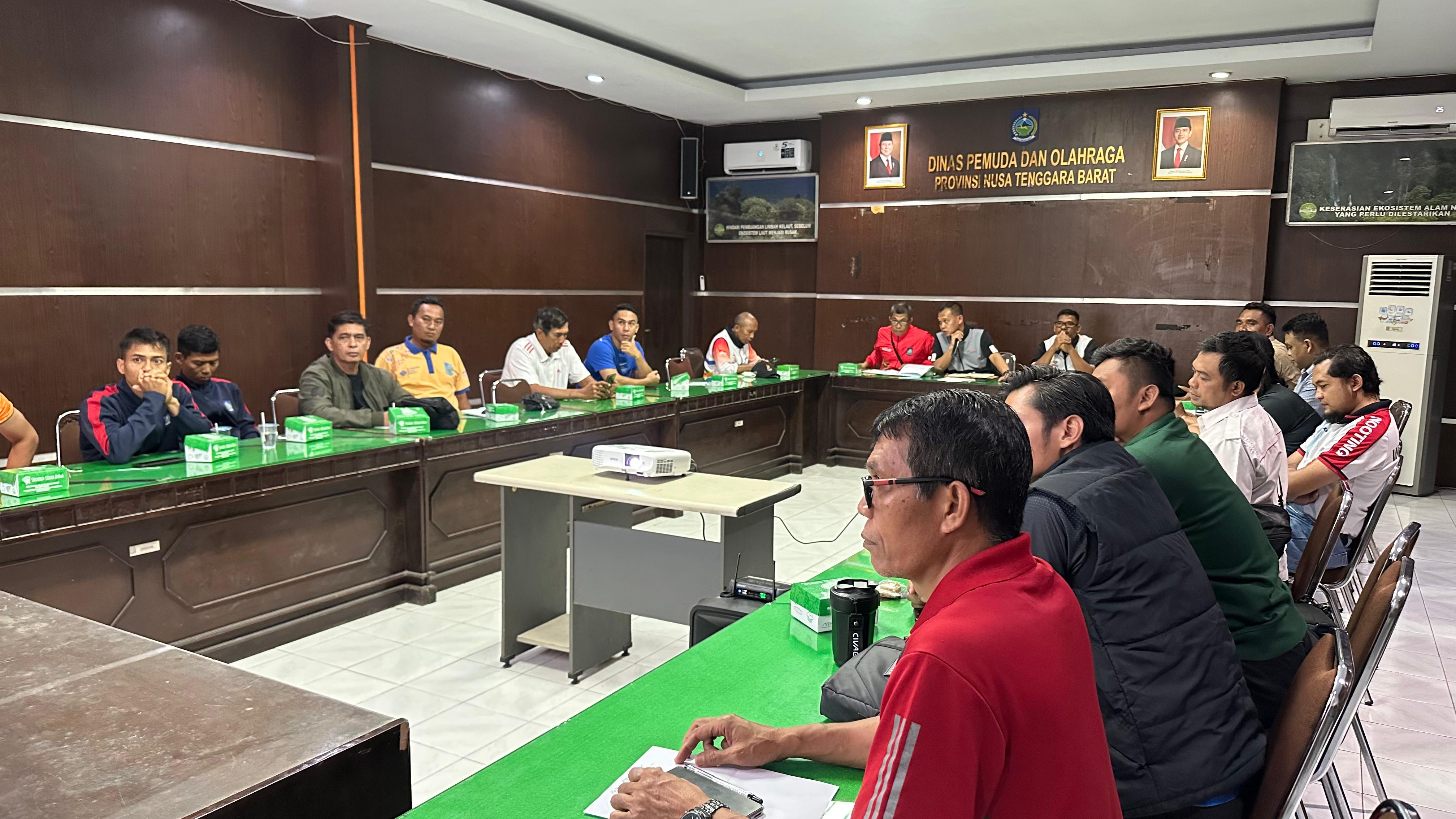 Dispora NTB menggelar rapat persiapan bersama pengprov cabor untuk menghadapi Popnas XVII/2025, Selasa (26/8).