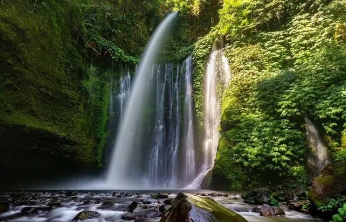Air Terjun Sendang Gile di Lombok Utara yang keindahannya menarik wisatawan