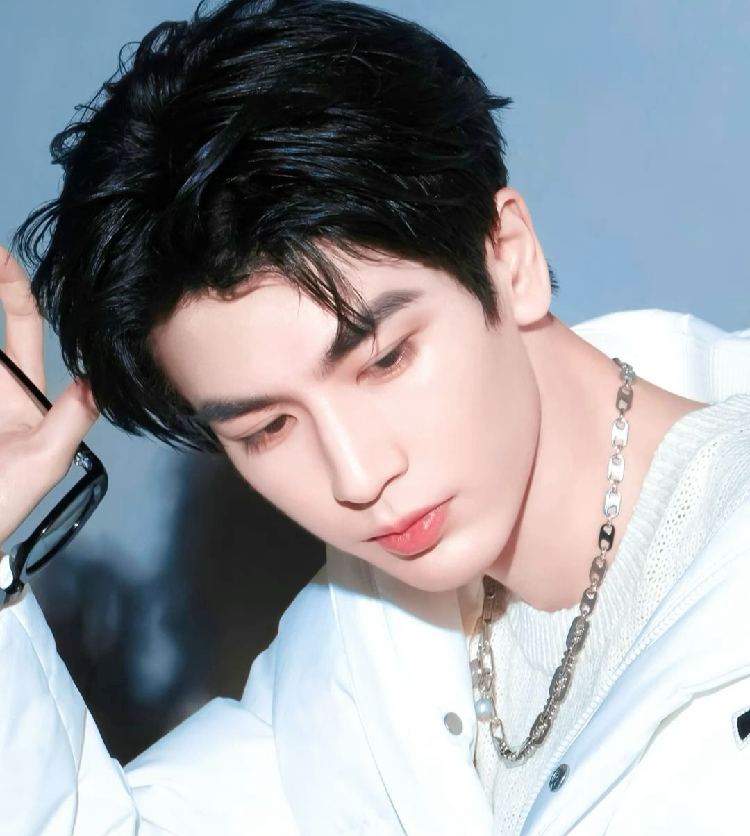 Instagram Zhang Ling He