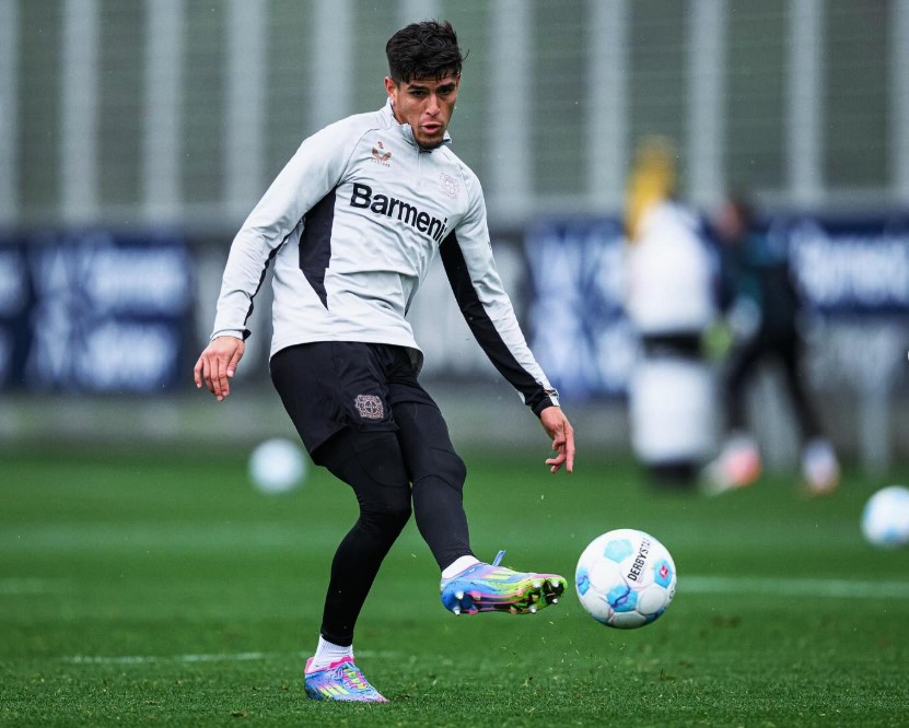 Piero Hincapie menjadi rebutan Arsenal dan Tottenham Hotspur setelah tuntaskan persaingan perebutan Eberechi Eze.