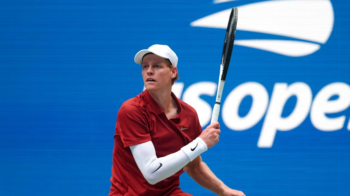 annik Sinner menang mudah di putaran 1 US Open 2025. Juara bertahan asal Italia jaga asa pertahankan gelar dan perebutan ranking 1 dunia.