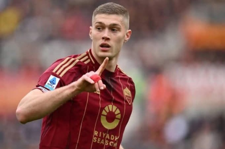 Striker AS Roma Artem Dovbyk yang diminati AC Milan