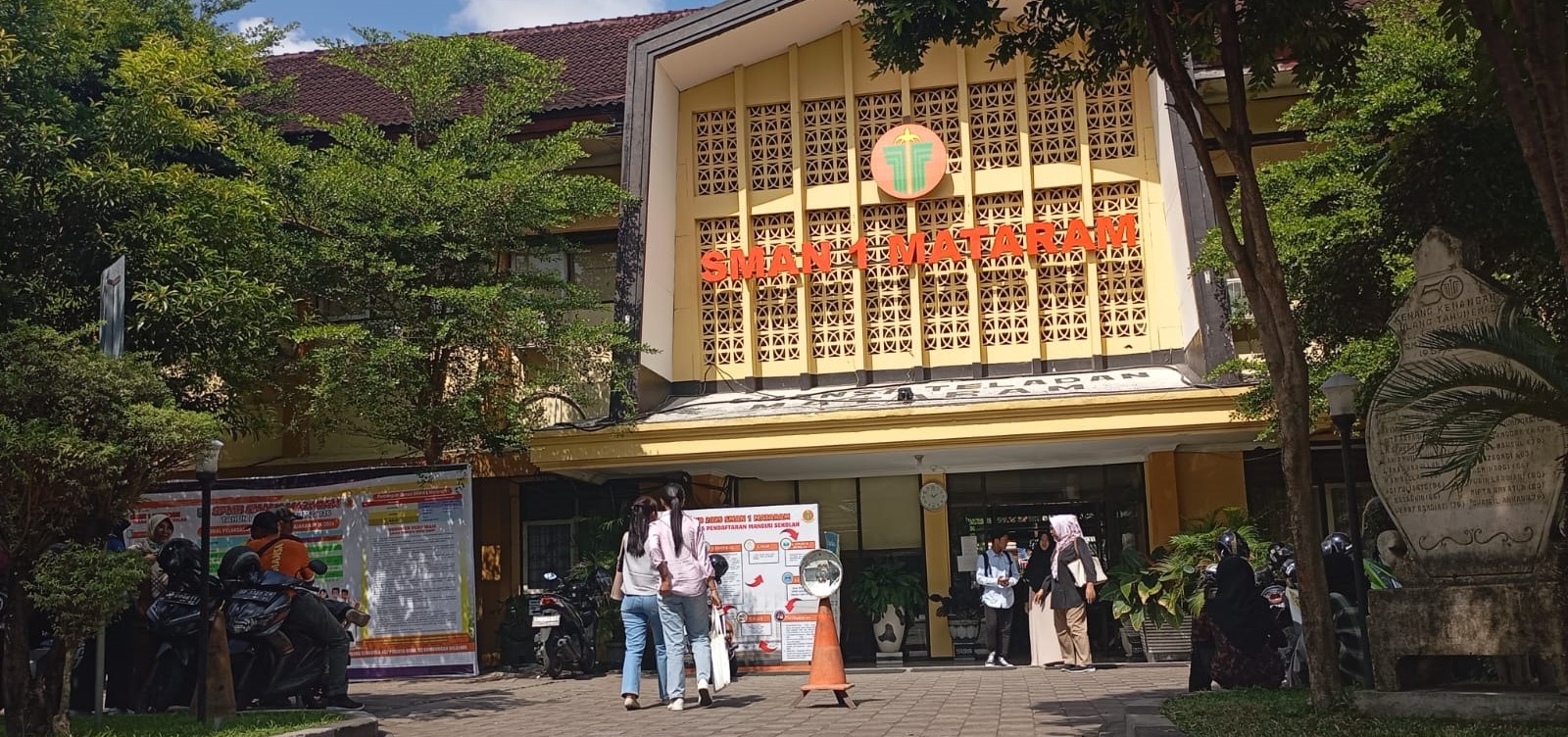 Inilah salah satu SMA negeri di Kota Mataram yang belum memiliki kepala sekolah definitif. Dikbud NTB segera rotasi kepala SMA/SMK untuk penyegaran.