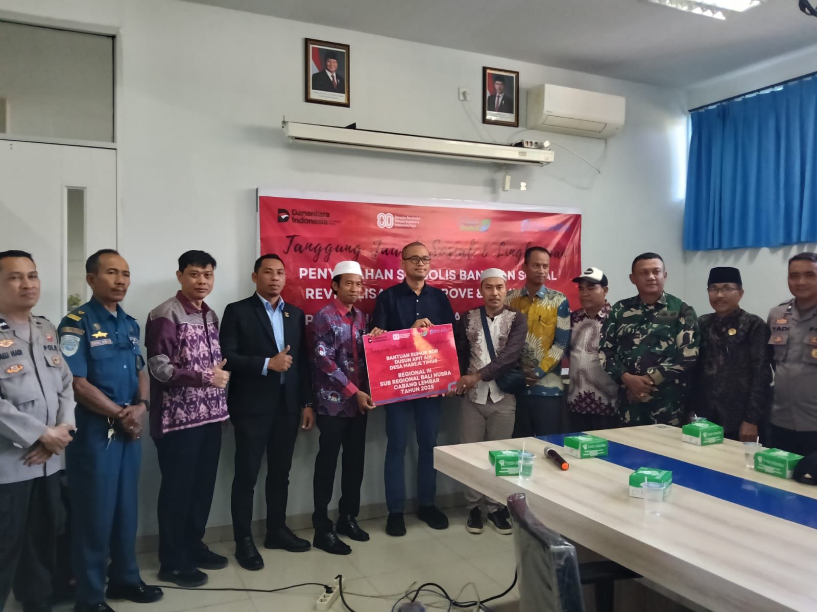 Akses Air Bersih Kini Mudah di Kesambik Rempek dan Apit  Aik, PT Pelindo Lembar Serahkan Sumur Bor