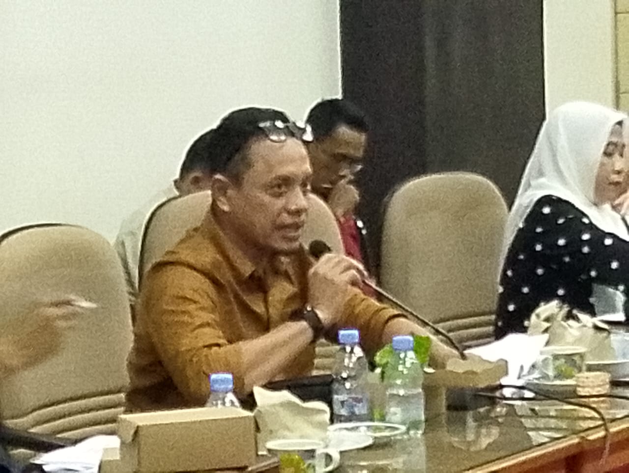 SAMPAIKAN ASPIRASI: Anggota Banggar DPRD Sumbawa Muhammad Takdir dalam sebuah pertemuan di DPRD Sumbawa, belum lama ini.