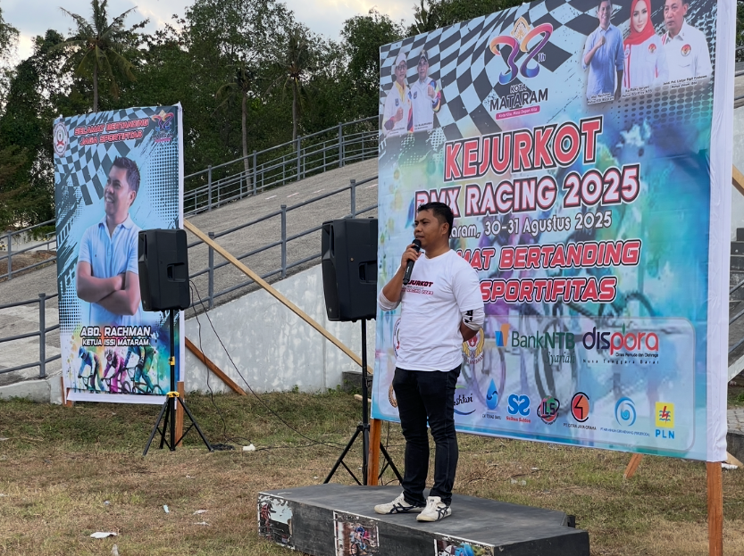 Ketua ISSI Kota Mataram Abd Rachman saat memberi sambutan.