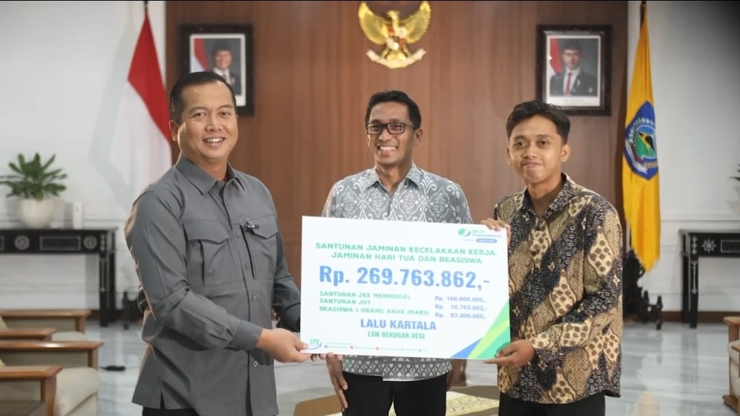 Bukti Nyata Kehadiran Negara, Gubernur NTB Serahkan Santunan BPJS Ketenagakerjaan Senilai Rp 269 Juta