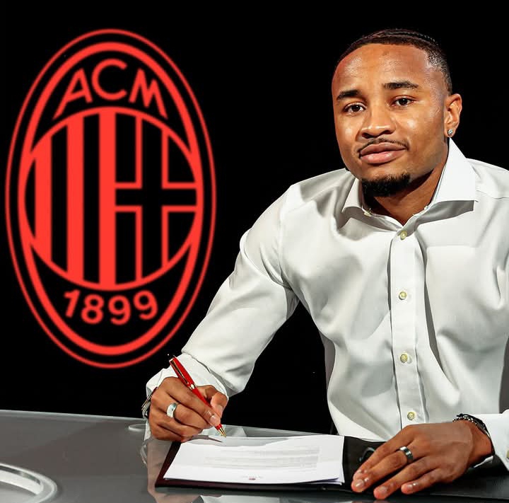 Christopher Nkunku yang melakukan penandatanganan kontrak bersama AC Milan.