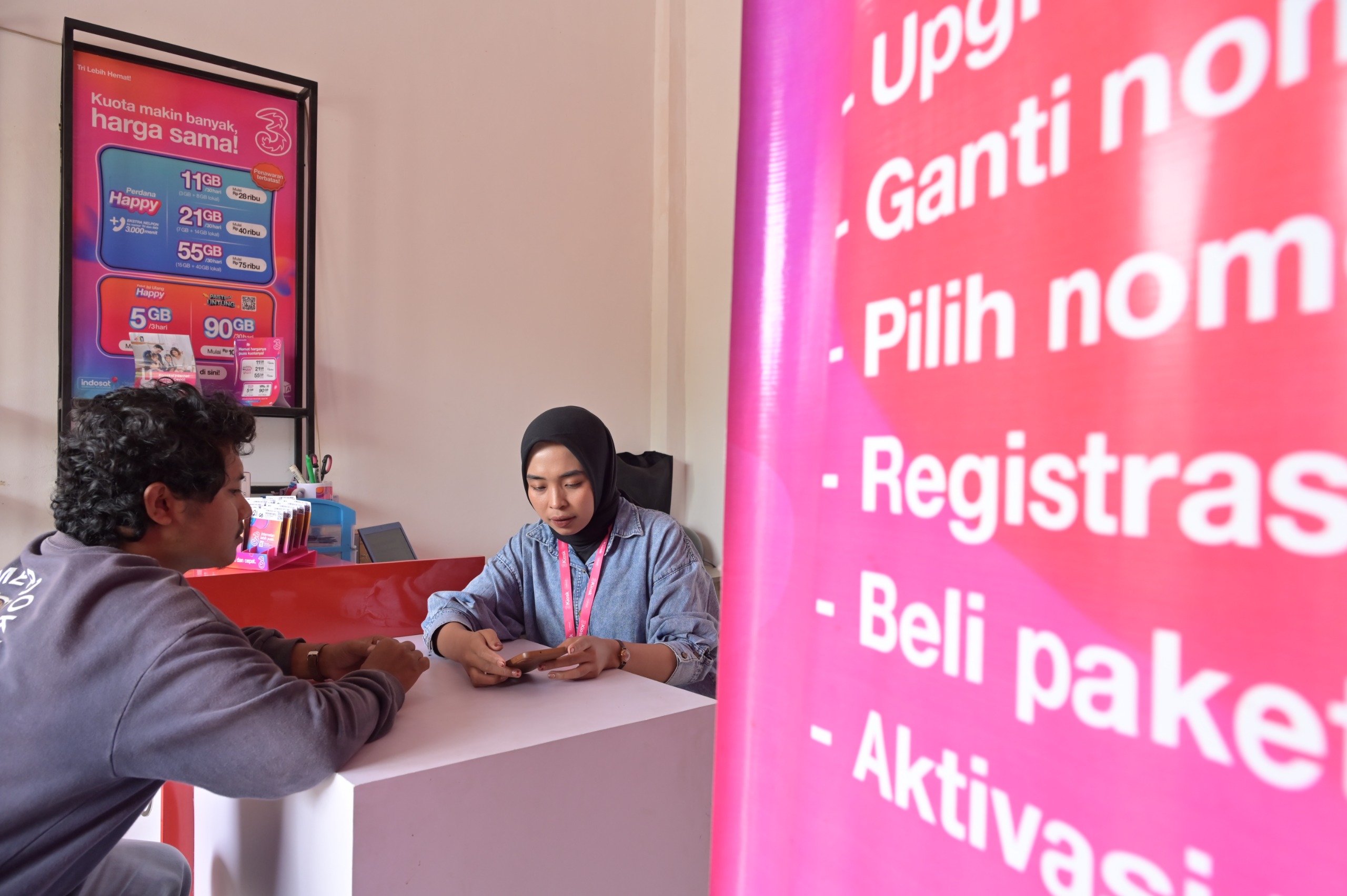 Indosat melalui brand IM3 dan Tri terus memperluas jaringan dan jangkauan layanan serta memperkuat ekosistem kemitraan di wilayah Sumbawa.
