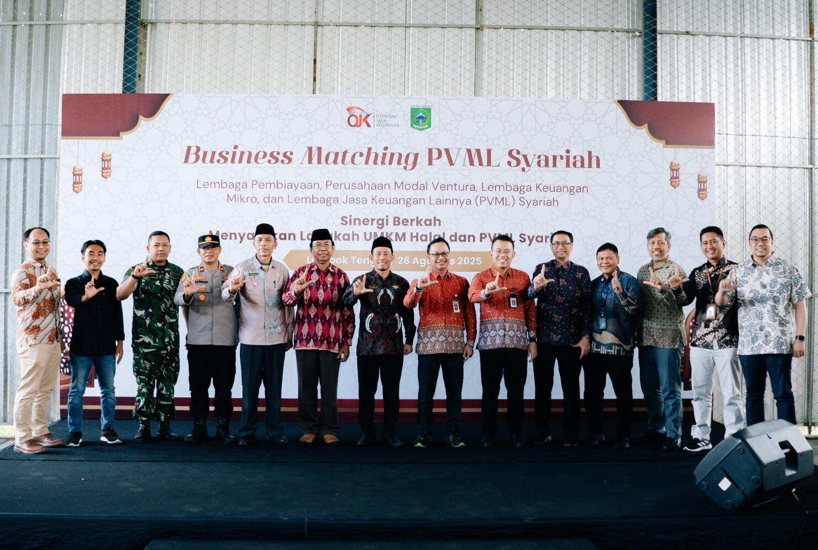 OJK NTB dan sejumlah stakeholder keuangan syariah serta Pemdes Lantan usai kegiatan business matching PVML Syariah, pekan lalu.
