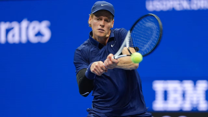 Jannik Sinner kalahkan Alexander Bublik 6-1, 6-1, 6-1 di US Open 2025. Juara bertahan itu melaju ke perempat final dan tantang Lorenzo Musetti.