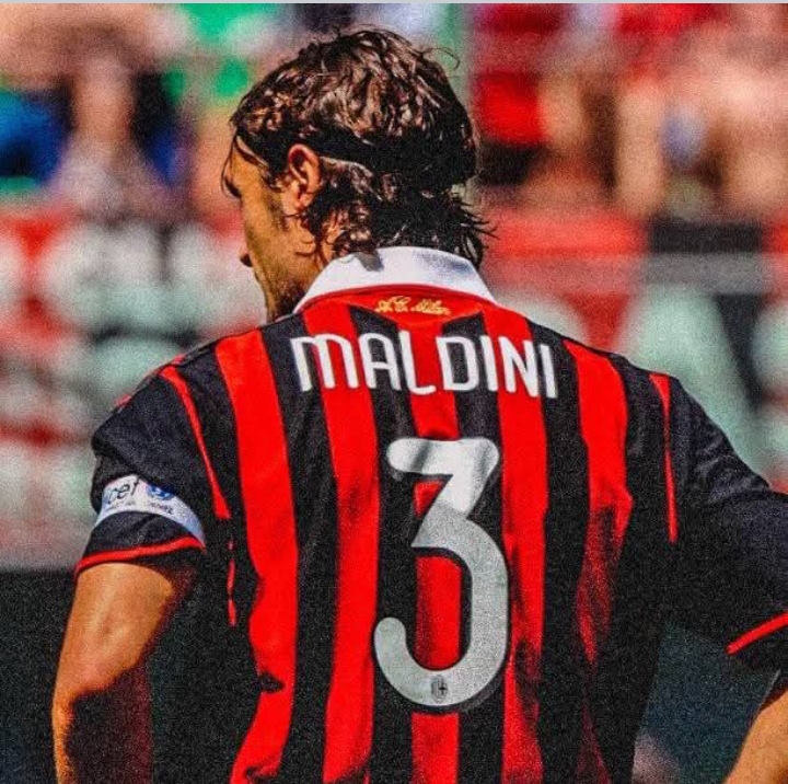 Nomor keramat di AC Milan milik Paolo Maldini yang sudah dipensiunkan dan hanya boleh digunakan keturunannya kelak. Pemain satu ini dihormati lawan dan kawan.