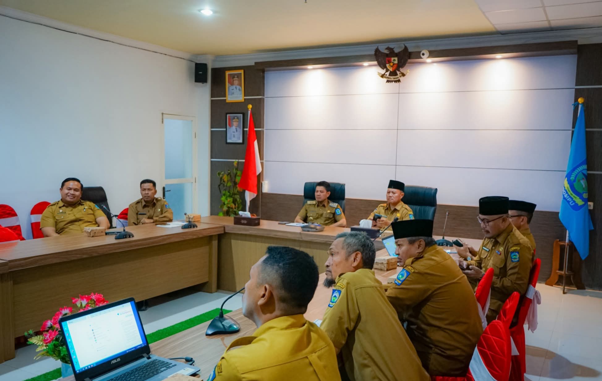 Bupati Dompu Bambang Firdaus mengikuti rakor bersama Mendagri Tito Karnavian, Selasa (2/9).