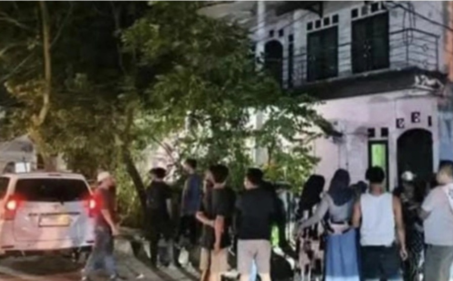 Sahroni dan keluarga ditemukan meninggal