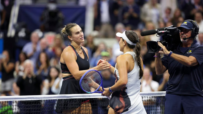 Aryna Sabalenka kalahkan Jessica Pegula 4-6, 6-3, 6-4 di semifinal US Open 2025. Selangkah lagi pertahankan gelar US Open di New York.