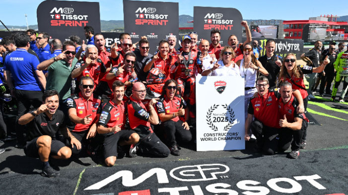 Ducati resmi juara dunia konstruktor MotoGP 2025 usai Sprint Catalunya. Pabrikan Bologna raih enam gelar beruntun dengan dominasi penuh.