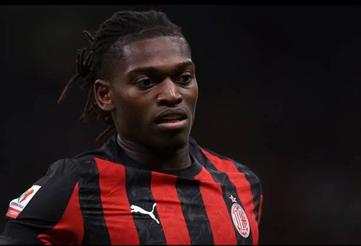 Rafael Leao, pemain depan AC Milan yang siap kembali merumput bersama tim, setelah pulih dari cidera awal musim.