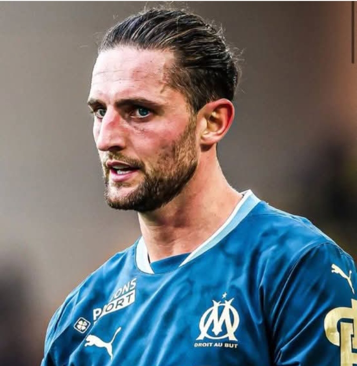 Adrien Rabiot, pemain yang baru didatangkan AC Milan, siap memberikan debutnya.