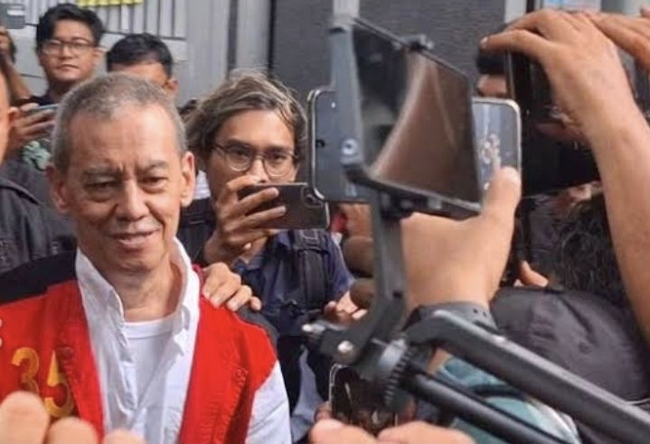 Fariz RM tetap menjaga semangat lewat literasi dan musik, dua hal yang sudah jadi bagian hidupnya. (istimewa)