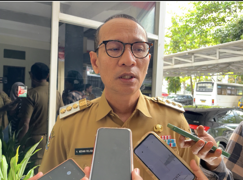 Walikota Mataram Mohan Roliskana