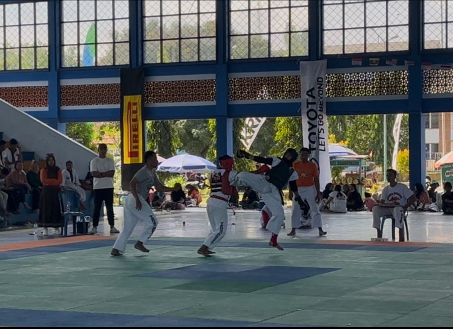 Atlet tarung derajat asal kabupaten dan kota mengikuti seleksi untuk PON Beladiri 2025.