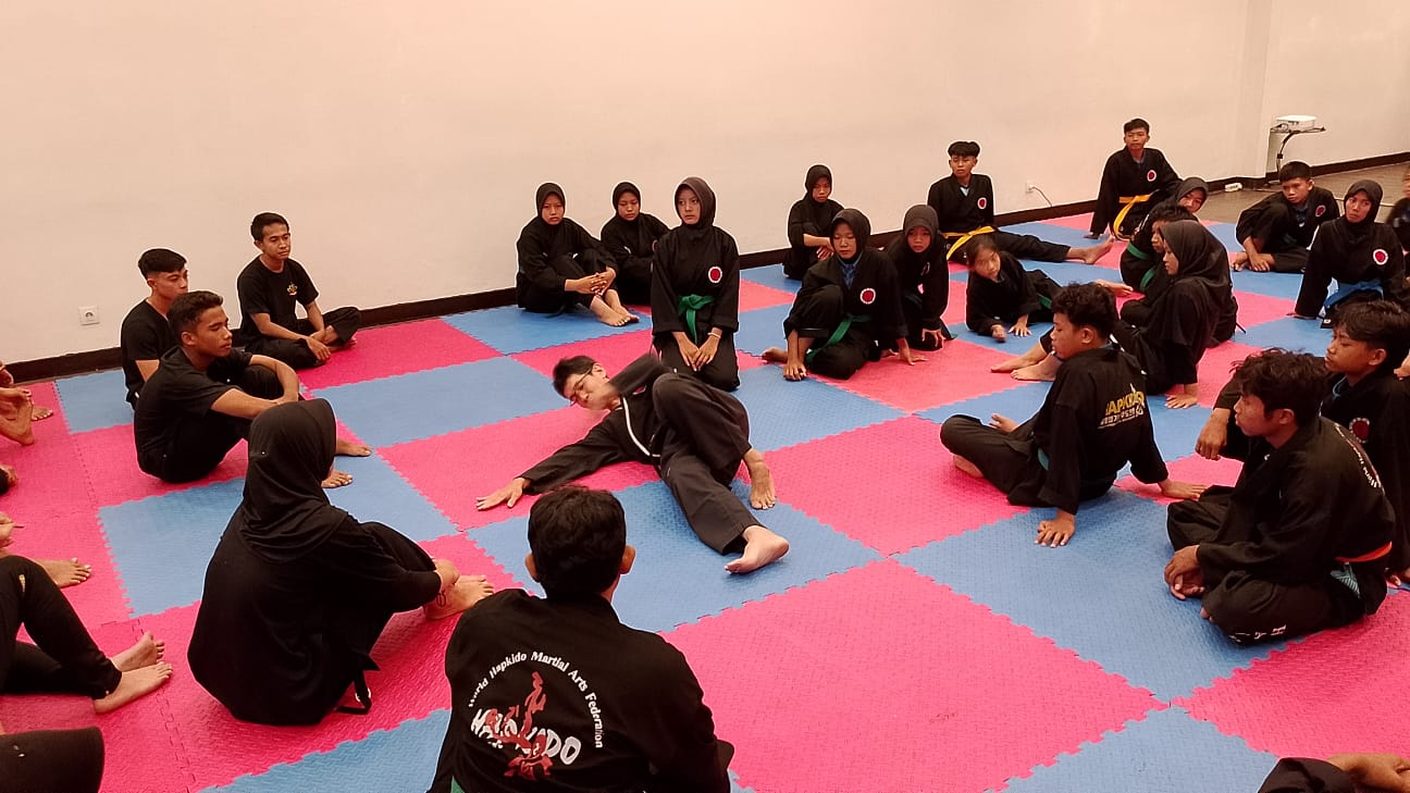 Atlet dan pelatih hapkido NTB mendapatkan ilmu dari guru besar Hapkido Indonesia.