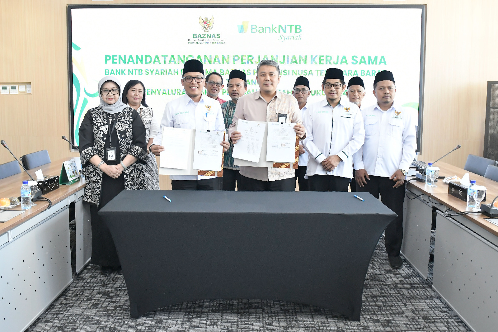 Bank NTB Syariah dan Baznas Provinsi NTB Jalin Kerja Sama Strategis Penyaluran Dana Zakat Rp 7,2 Miliar