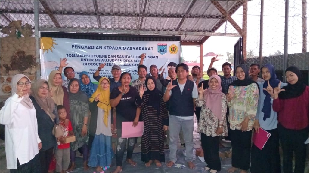 Lawan Perubahan Iklim, Dosen Unram Edukasi Warga Gegutu Reban Soal Pentingnya Hidup Bersih