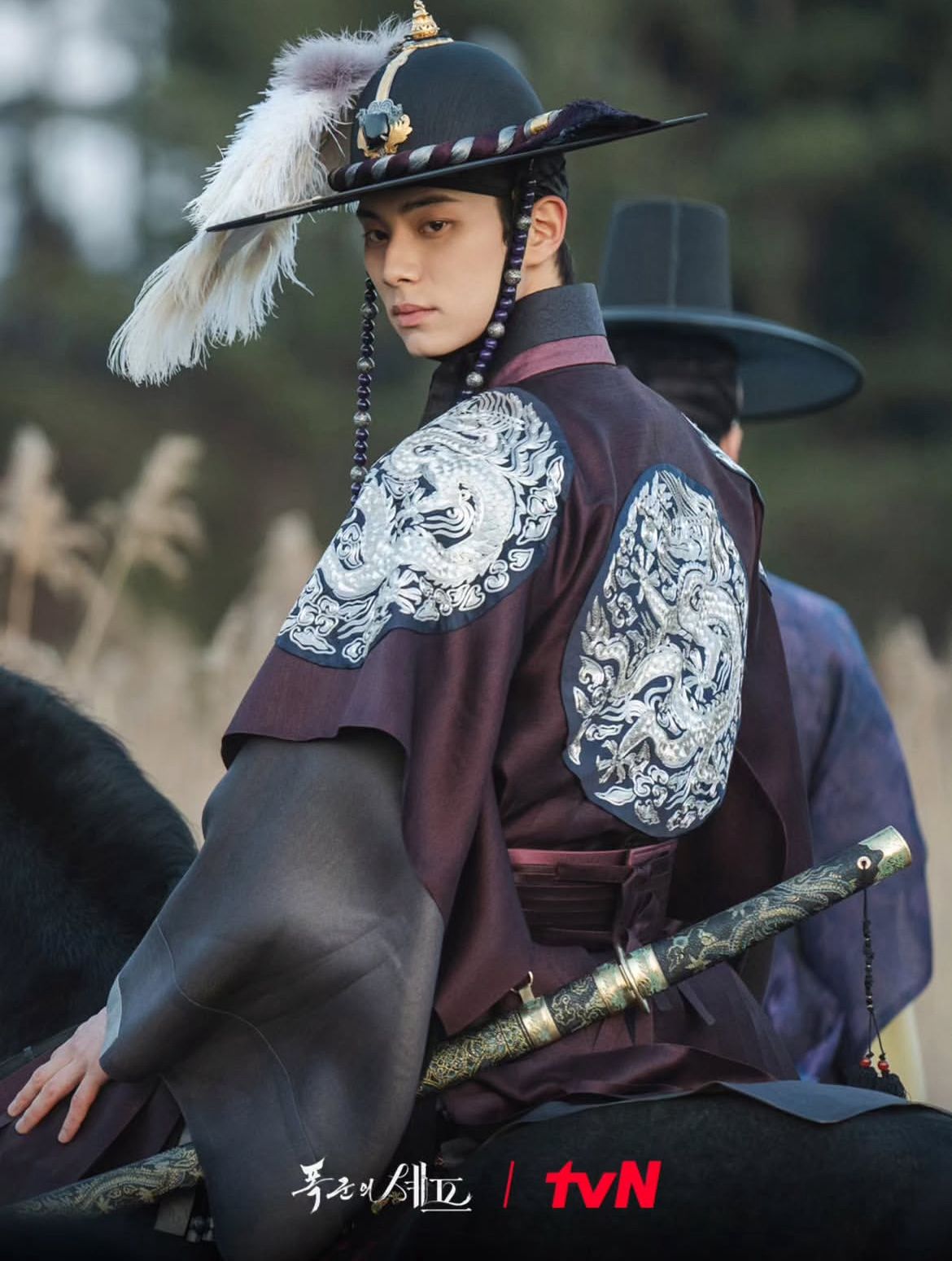 lee chae min, pemeran raja tiran di drama bon appetit your majesty
