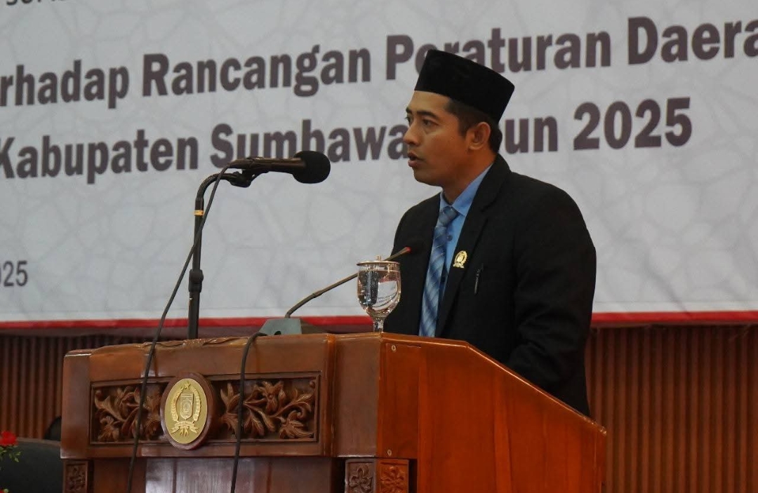 Juru Bicara Fraksi Gelora Abron Ishak.