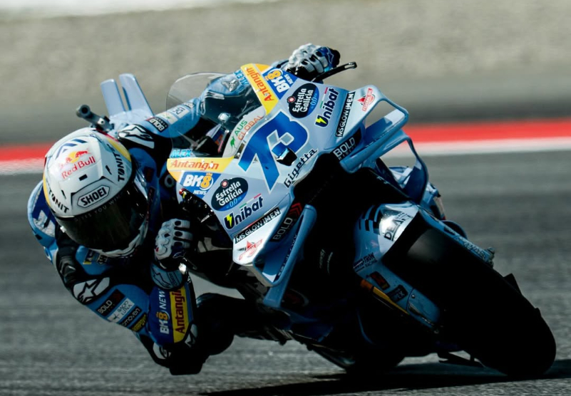 Alex Marquez tebus kesalahan Sprint dengan kemenangan MotoGP Catalunya 2025. Marc Marquez kedua, Bastianini podium perdana bersama KTM.