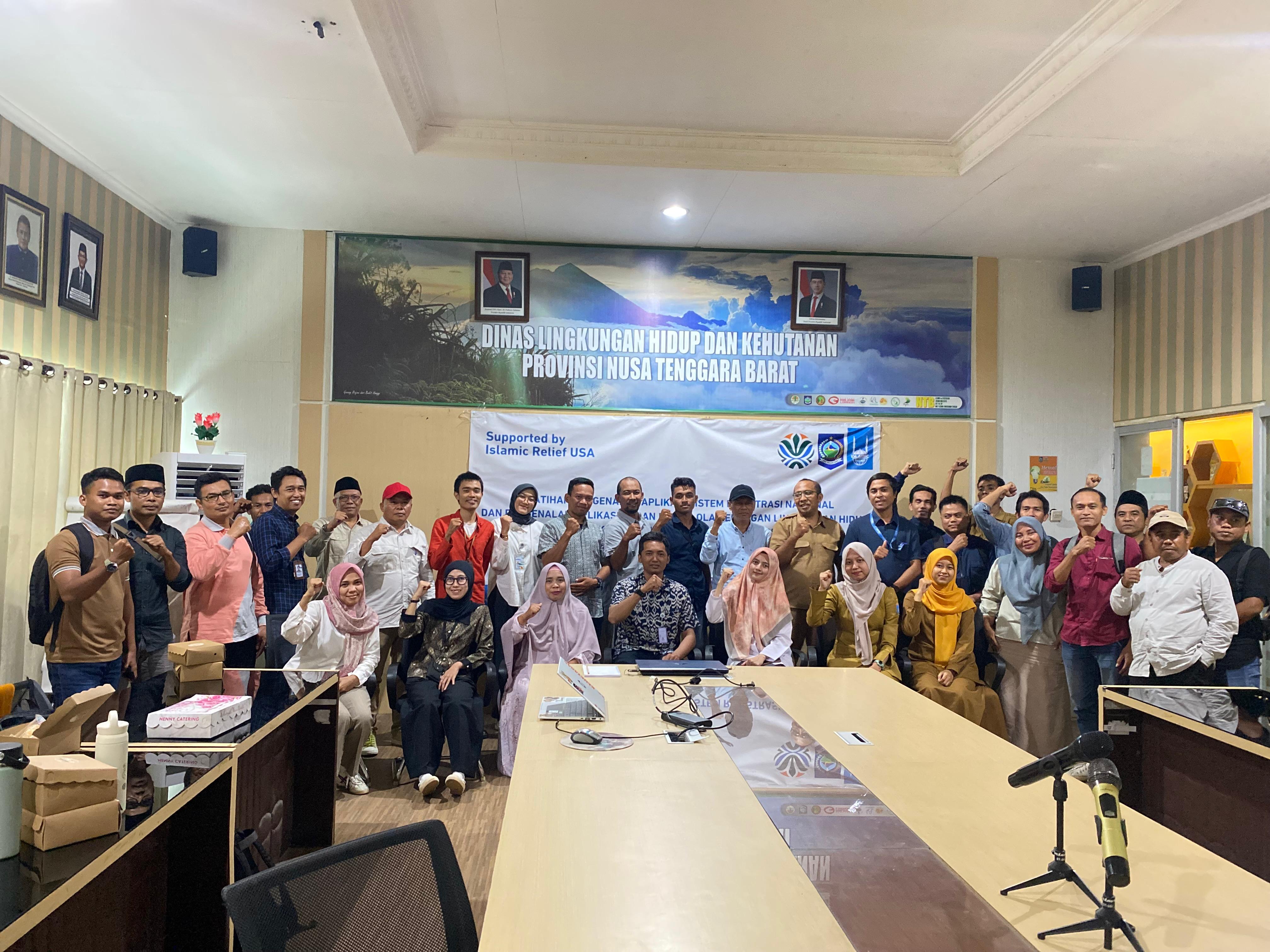 Pembicara dan peserta pelatihan pengenalan aplikasi SRN dan BPDLH yang digelar di Dinas LHK Provinsi NTB, Selasa (9/9).