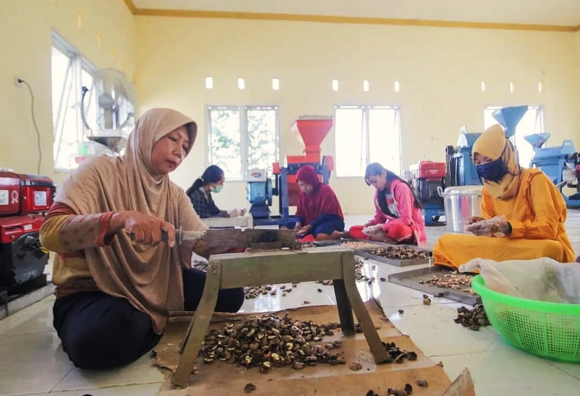 Songgajah Food, dulunya pakan, kini jadi oleh-oleh Khas Dompu