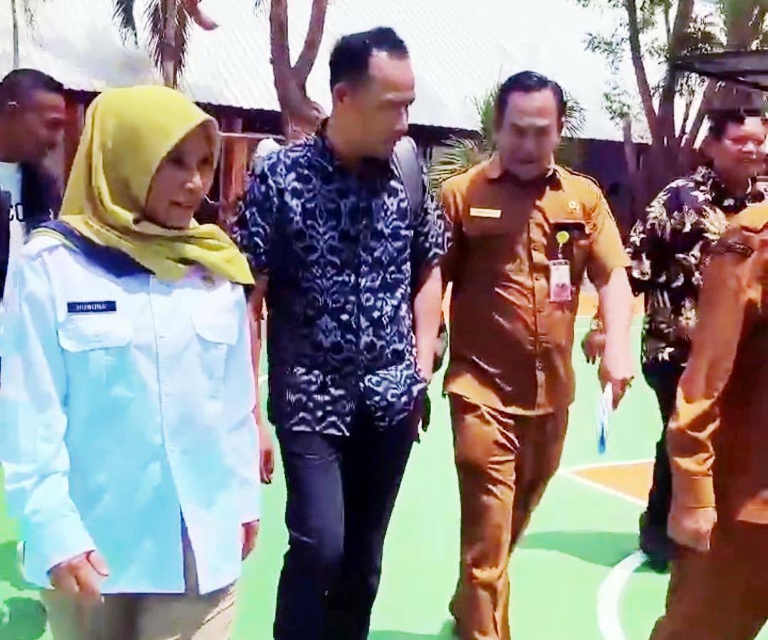 Selasa (9/9) kemarin Dinas Sosial Provinsi Nusa Tenggara Barat melakukan kunjungan kerja ke lokasi pembangunan Sekolah Rakyat Dasar (SRD) Sumbawa tahap 1C.
