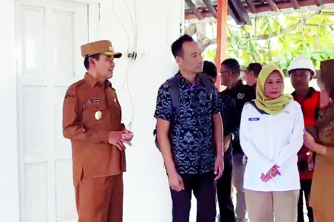 Turut hadir dalam rombongan kunjungan Wakil Bupati Sumbawa, Tenaga Ahli Kementerian Sosial, Kepala Sentra Paramita, Bappeda Kabupaten Sumbawa, serta Dinas Sosial Kabupaten Sumbawa.