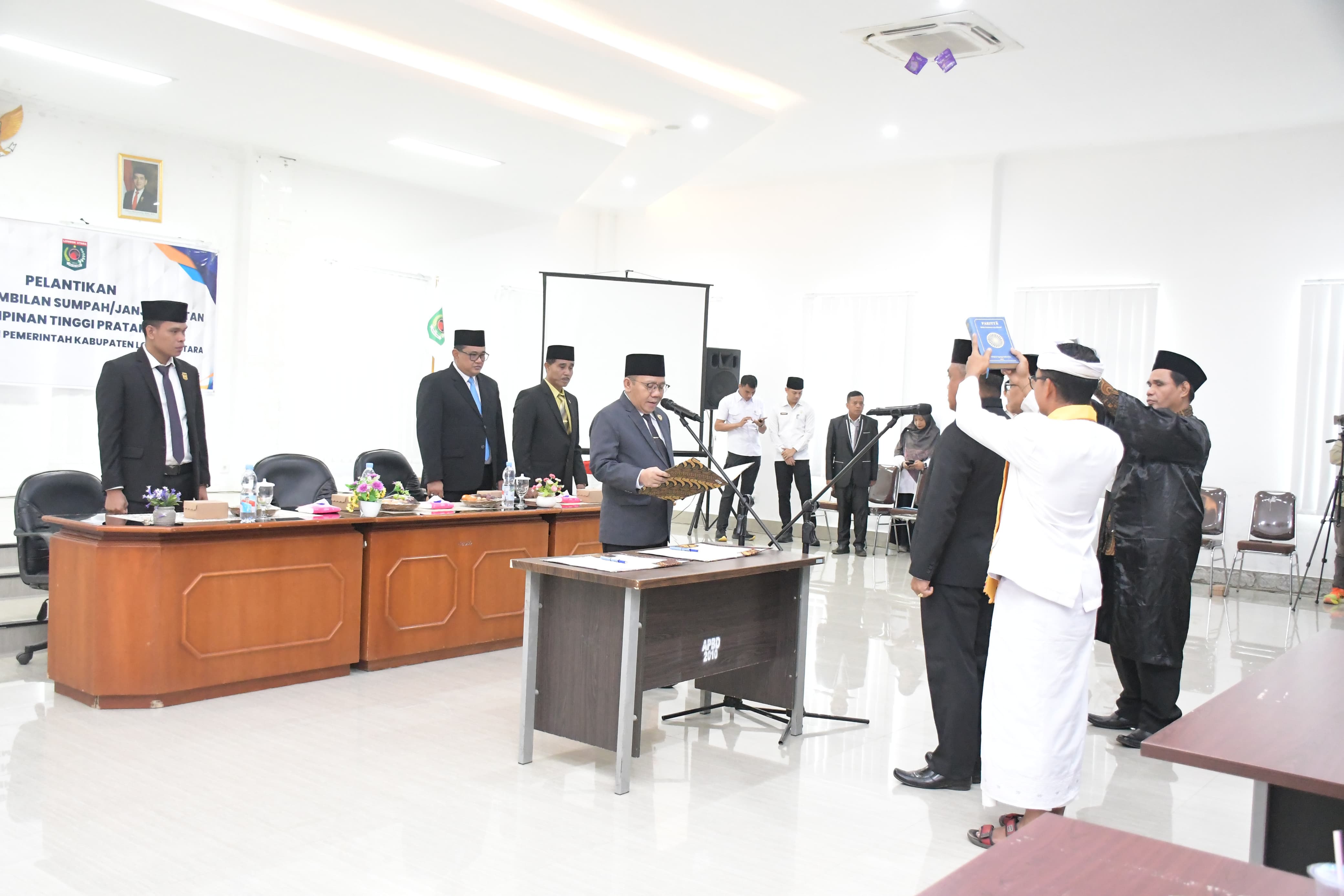 Bupati Najmul Lantik 16 Pejabat Pimpinan Tinggi Pratama di Pemda KLU