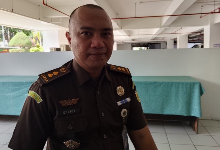 Juru Bicara Kejati NTB Efrien Saputra Jelaskan Kasus Pengadaan Alkes RSUD Manambai Dihentikan.