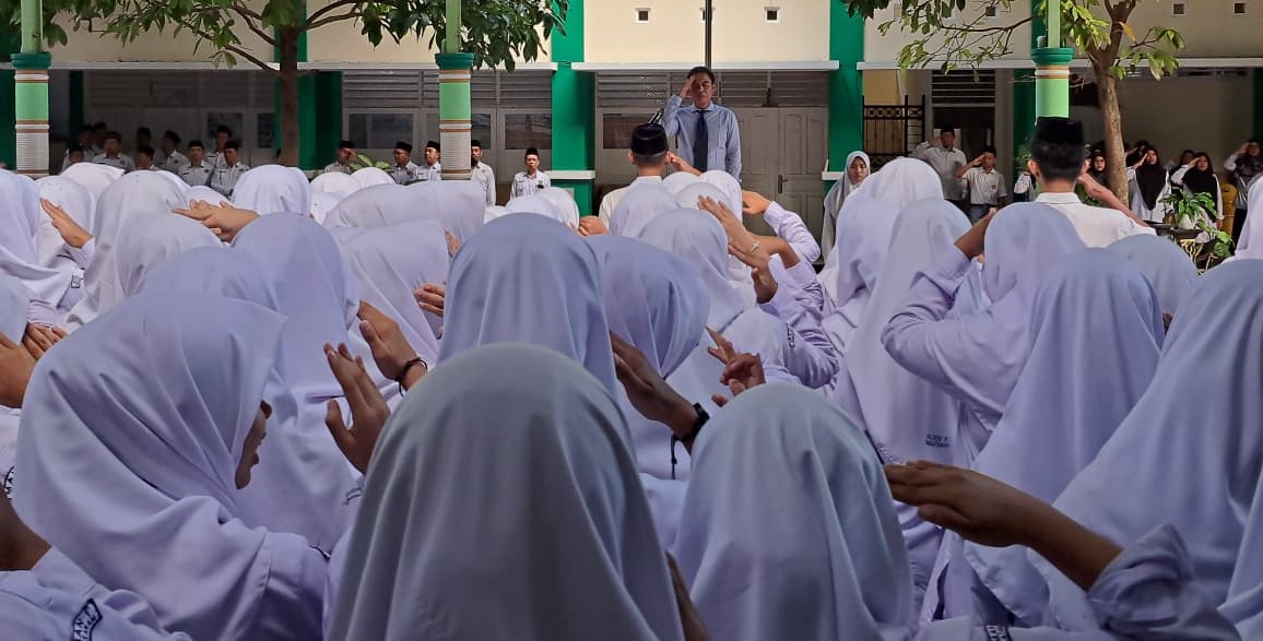 Bawaslu NTB ajak siswa MAN 1 Mataram jaga demokrasi dan pemilu bersih.