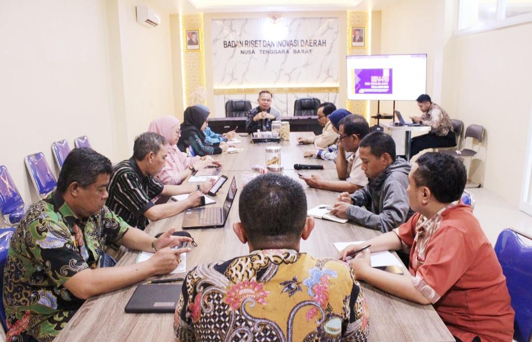 BRIDA NTB menggelar rapat koordinasi untuk optimalikan capaian kinerja riset dan inovasi daerah di Aula BRIDA NTB Kamis (11/9).