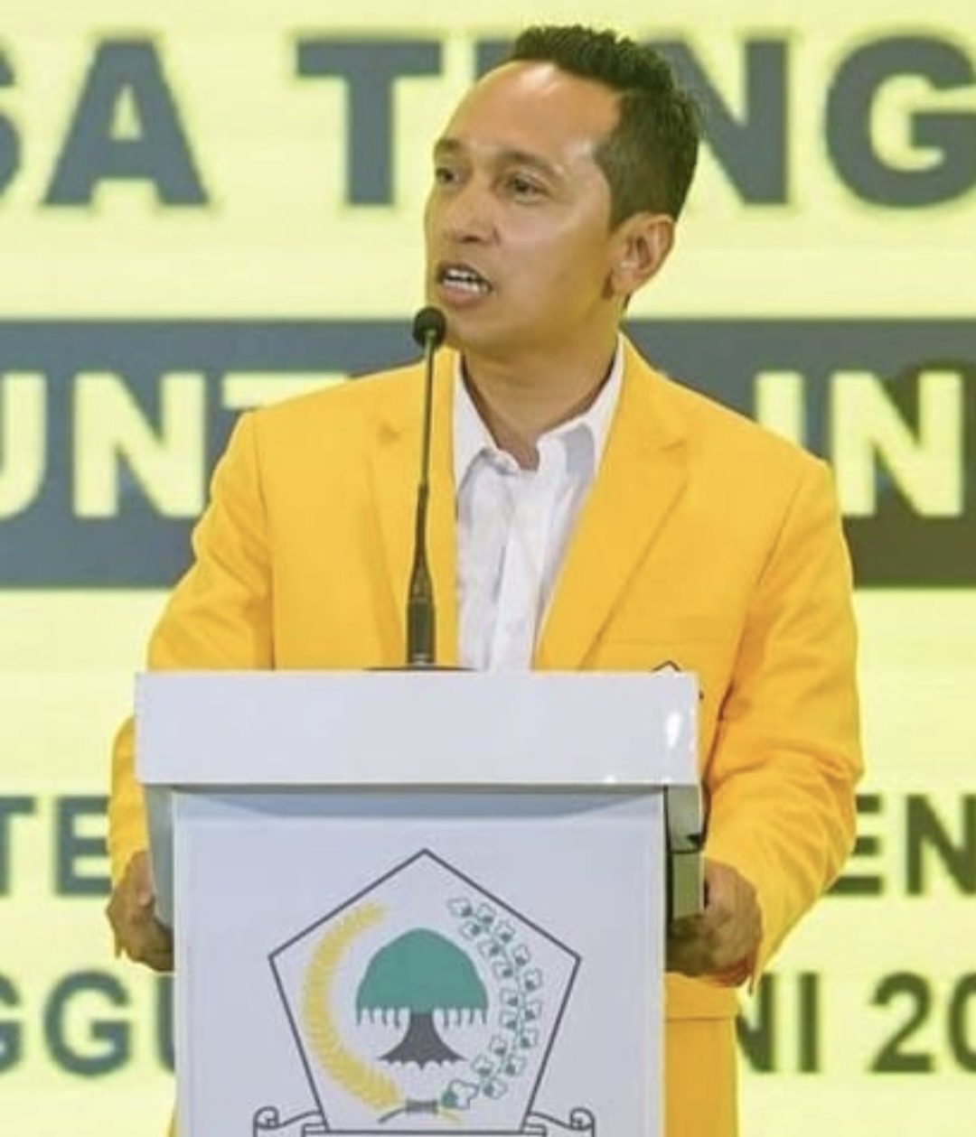 Sekretaris DPD I Golkar NTB Firadz Pariska mengatakan setiap kader bisa mencalonkan diri sebagai ketua Golkar Mataram asal mendapatkan minimal 30 persen dukungan pemilik suara.