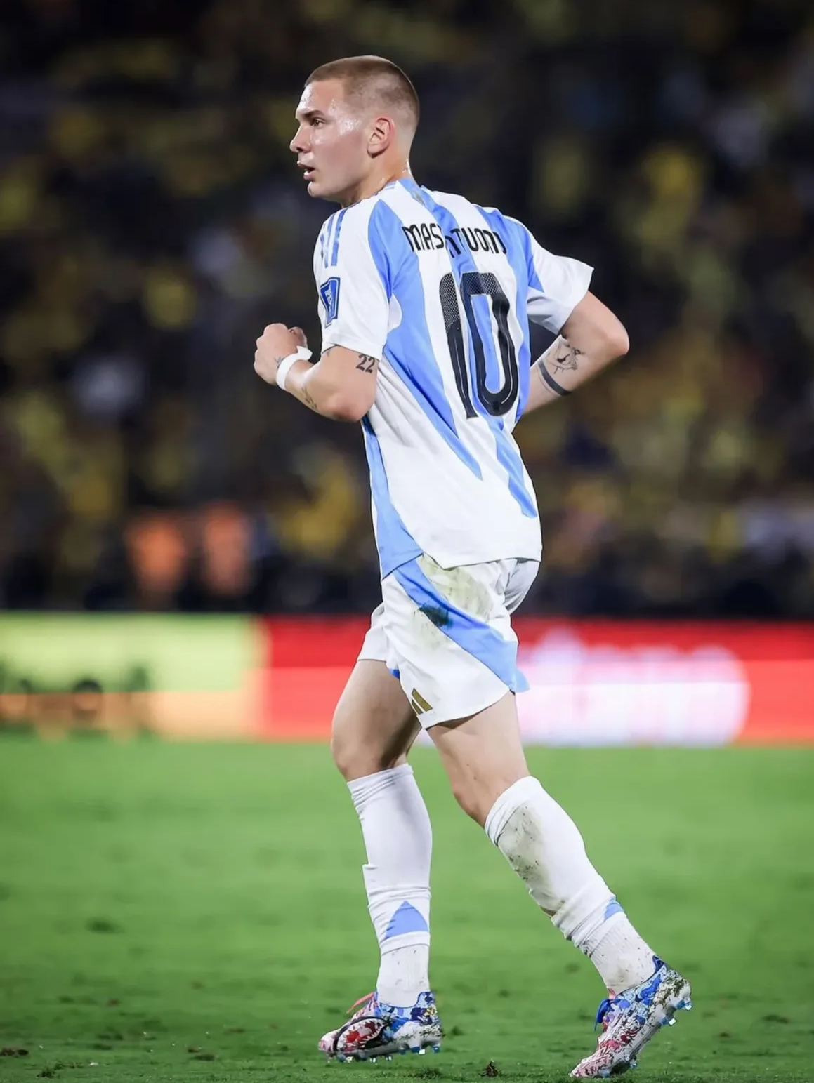 Franco Mastantuono dipercaya mengenakan nomer punggung 10 peninggalan Lionel Messi.